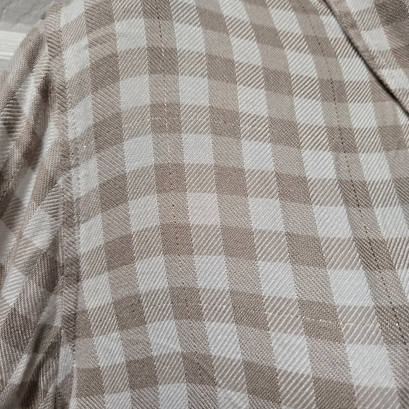 Rails Hunter Powder Wheat Button Up Shirt - Picture 5 of 8